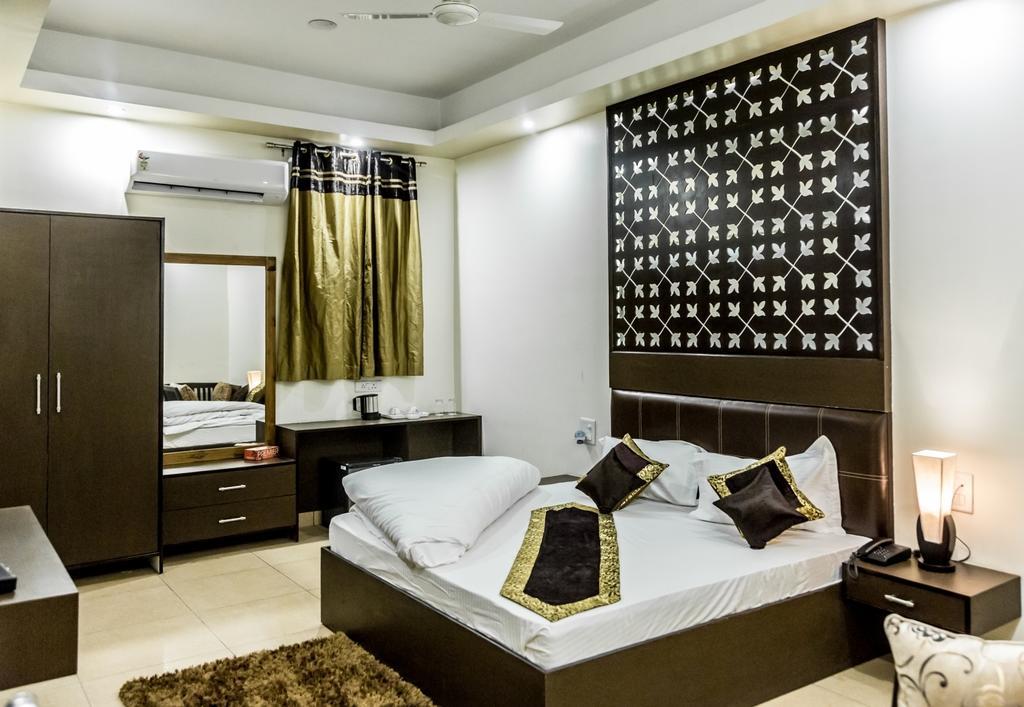 Отель Red Orchid Мератх Экстерьер фото